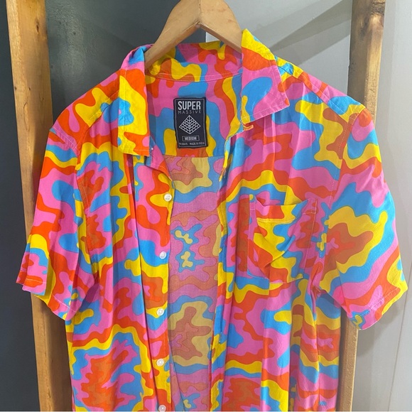 Groovy Button Up Top - Picture 6 of 6